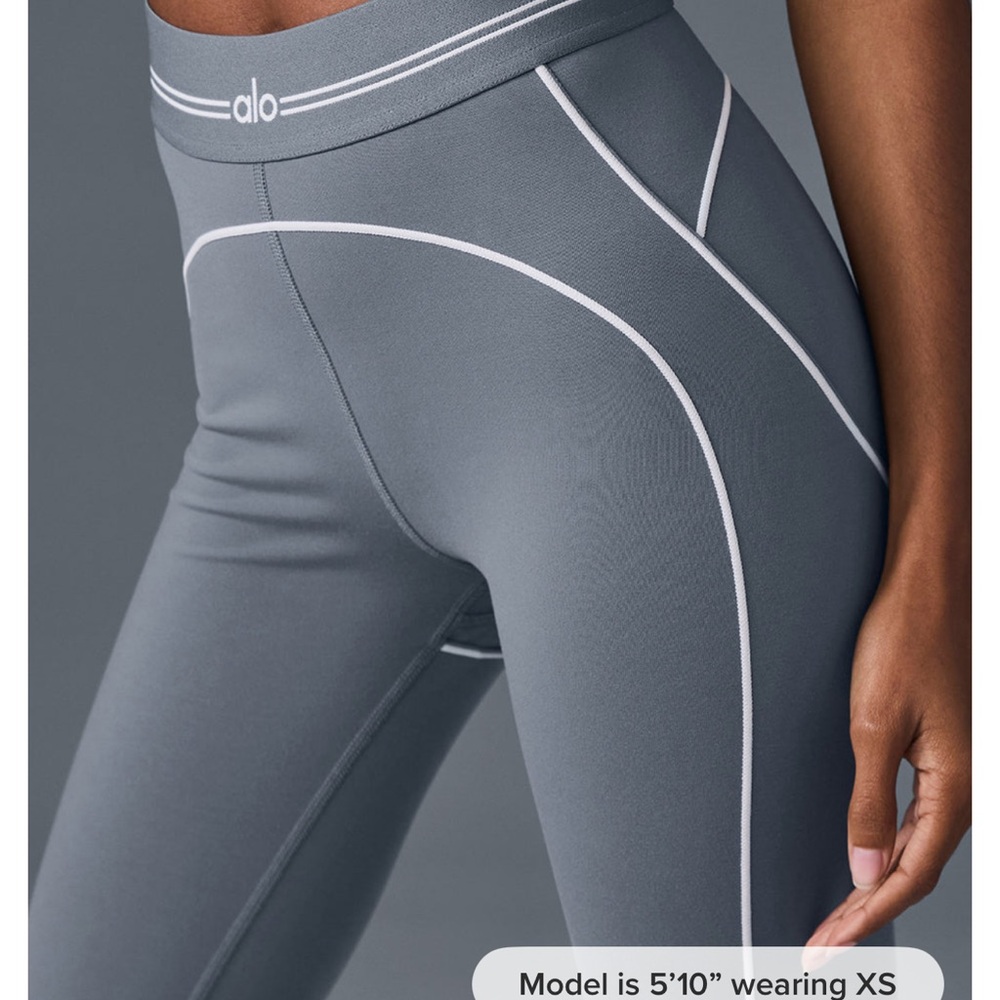 NWT Alo Airbrush heart throb leggings